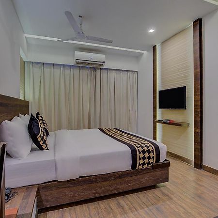 Oyo 78245 Collection O Hotel Crown Inn Navi Mumbai Zewnętrze zdjęcie