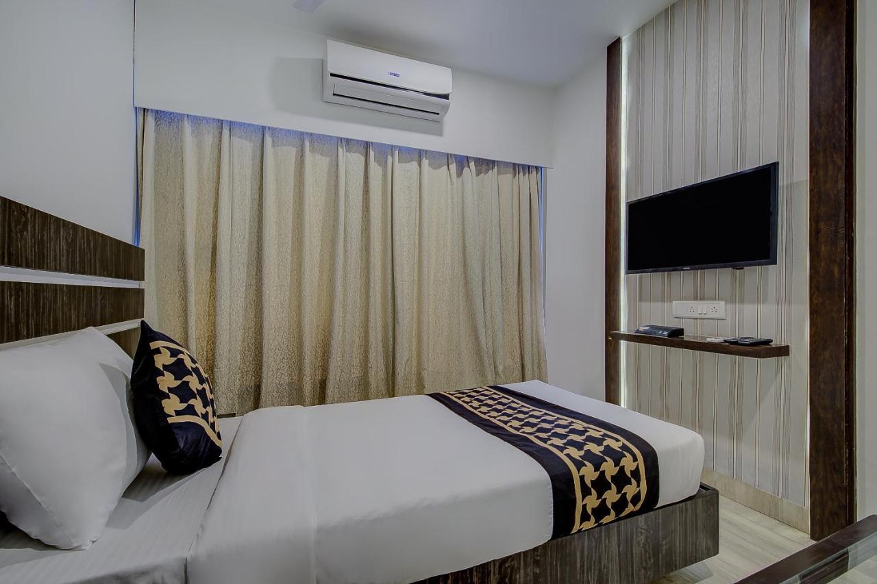 Oyo 78245 Collection O Hotel Crown Inn Navi Mumbai Zewnętrze zdjęcie