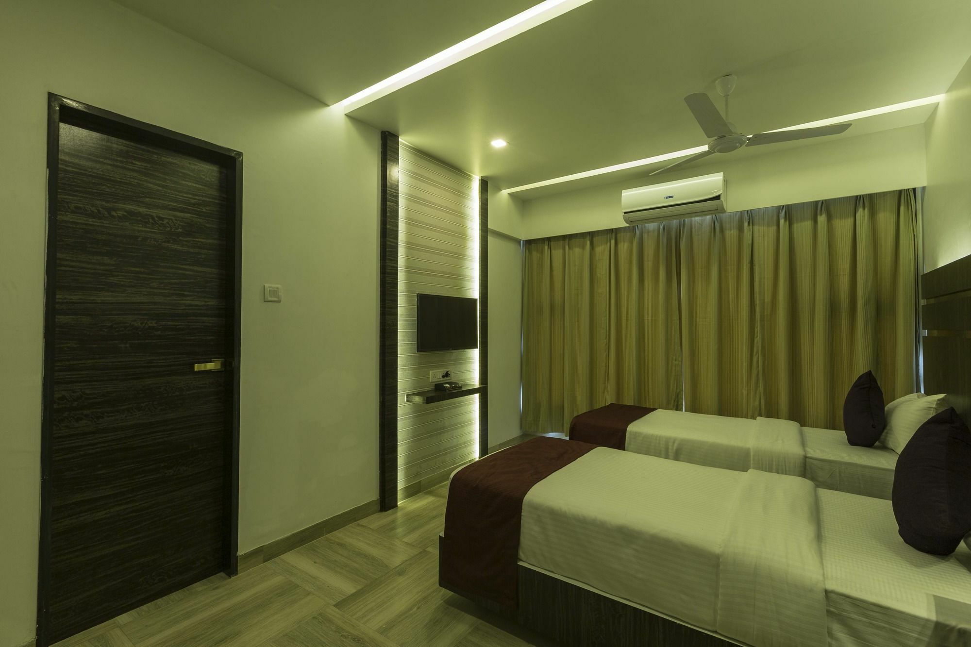Oyo 78245 Collection O Hotel Crown Inn Navi Mumbai Zewnętrze zdjęcie