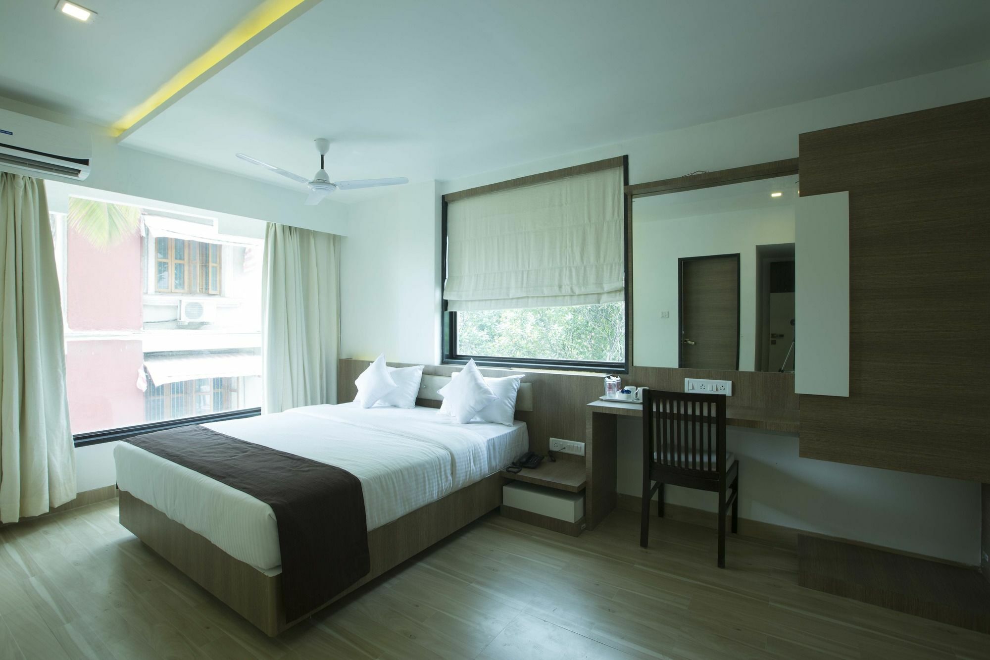 Oyo 78245 Collection O Hotel Crown Inn Navi Mumbai Zewnętrze zdjęcie
