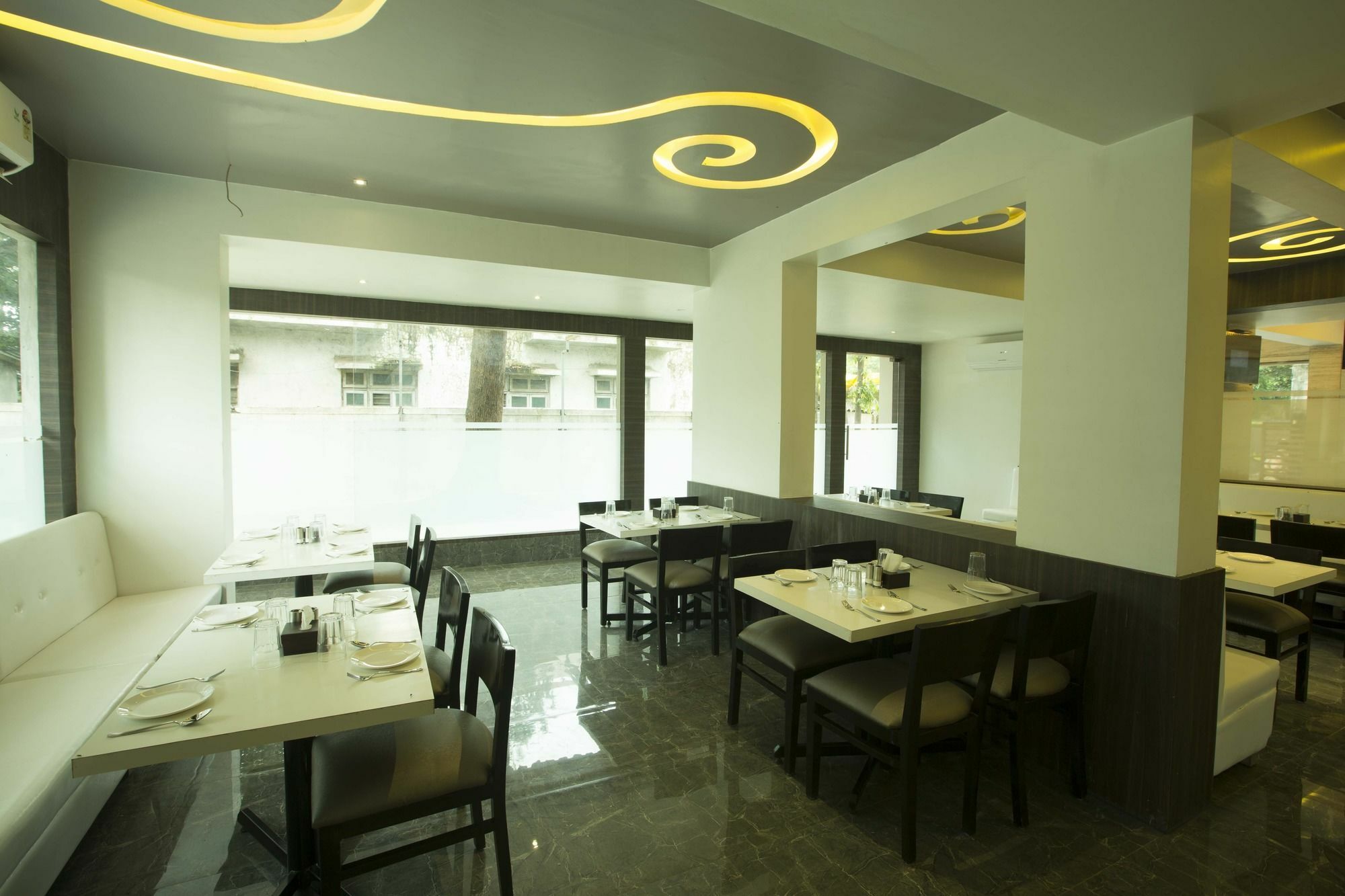 Oyo 78245 Collection O Hotel Crown Inn Navi Mumbai Zewnętrze zdjęcie