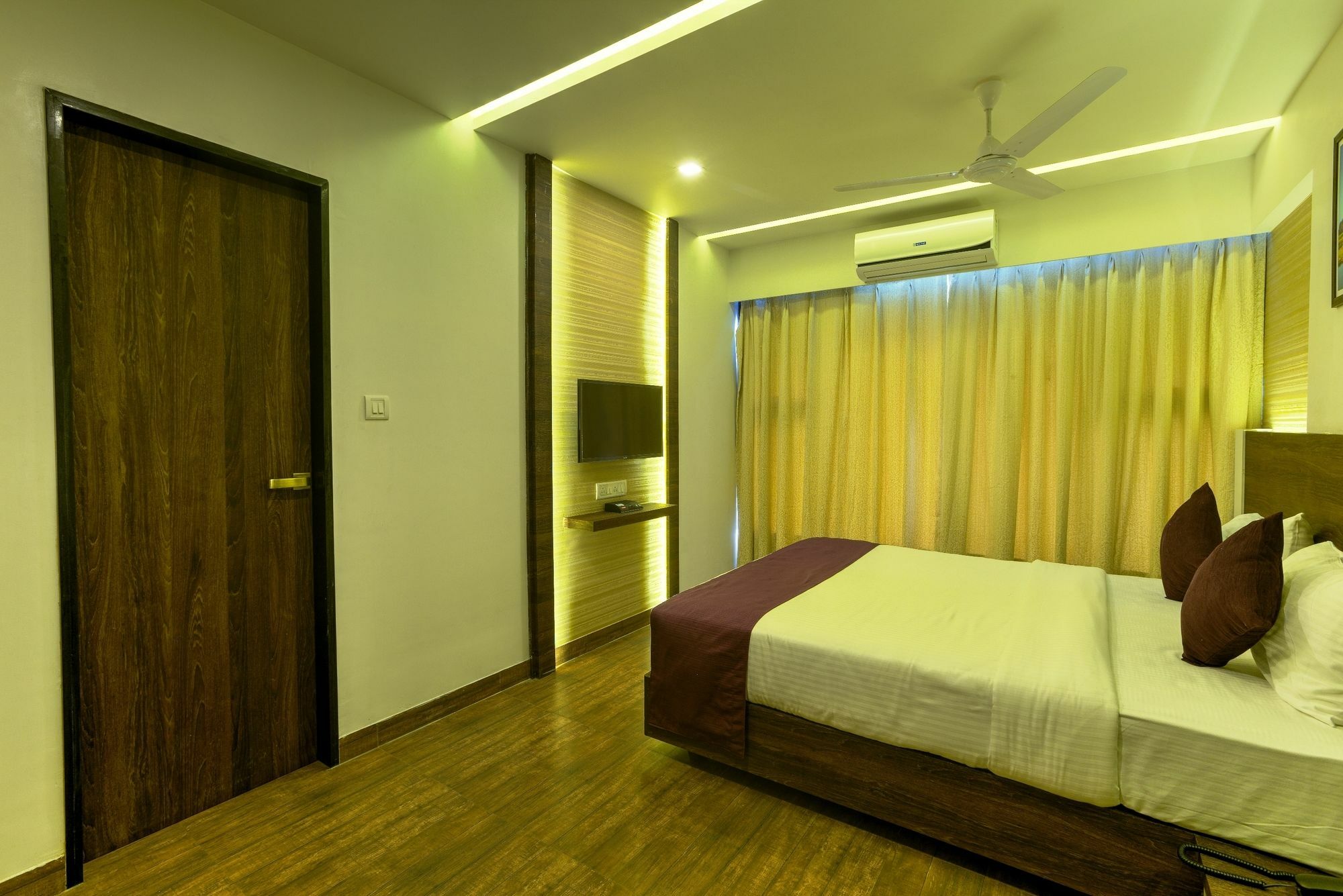 Oyo 78245 Collection O Hotel Crown Inn Navi Mumbai Zewnętrze zdjęcie