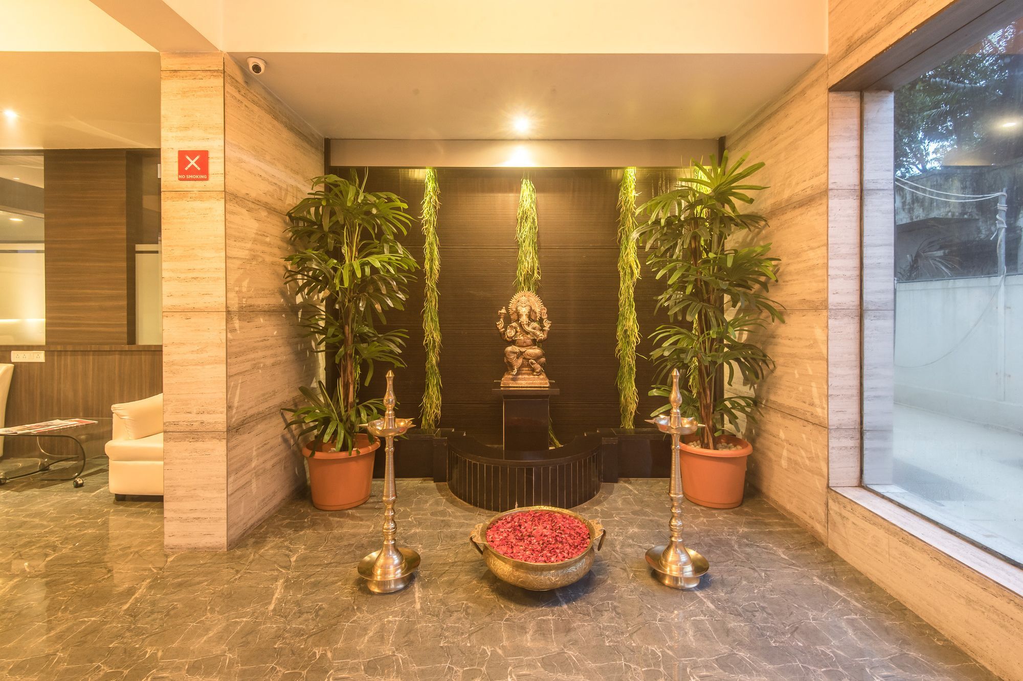 Oyo 78245 Collection O Hotel Crown Inn Navi Mumbai Zewnętrze zdjęcie