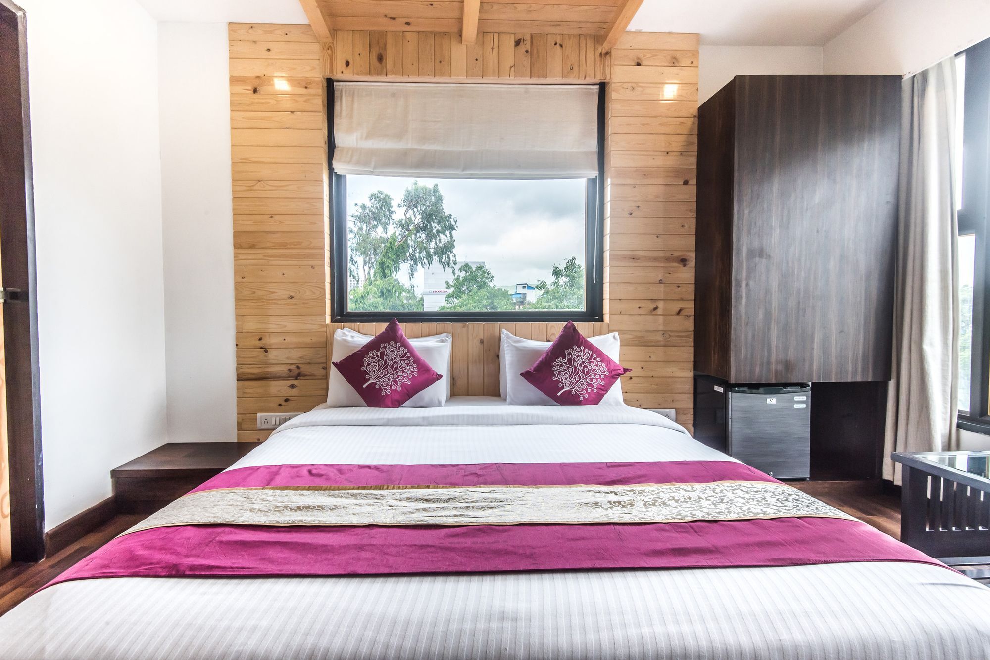 Oyo 78245 Collection O Hotel Crown Inn Navi Mumbai Zewnętrze zdjęcie